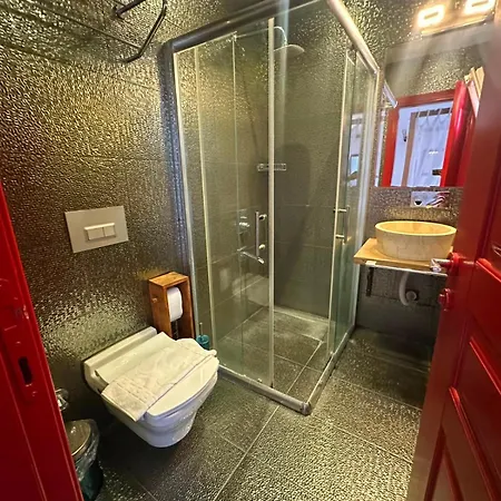 Yusuf Alaçatı Hotel *
